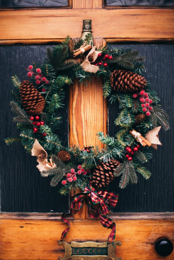 DIY: Make This Easy Holiday Wreath
